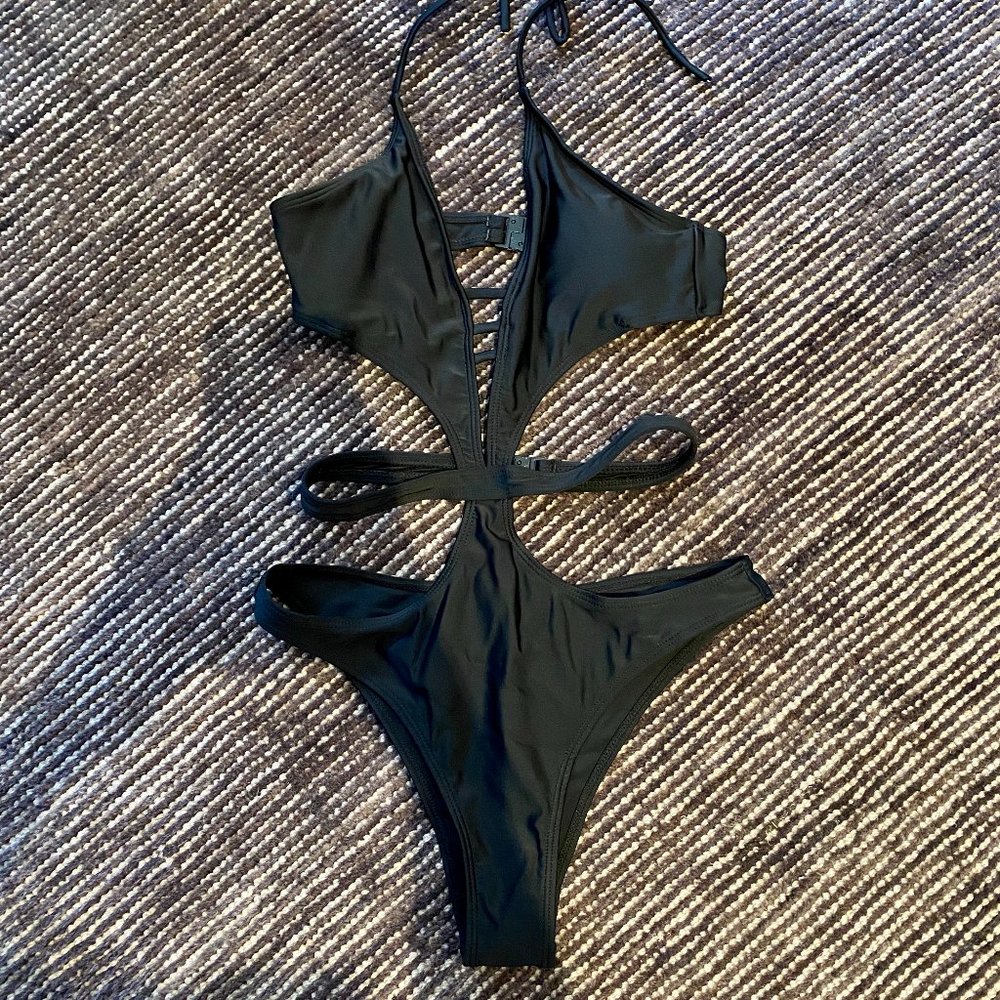 One piece strappy swimsuit